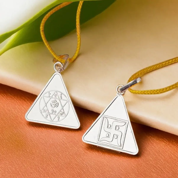Gayatri Yantra (Pure Silver Locket with Thread, Pre-energized)